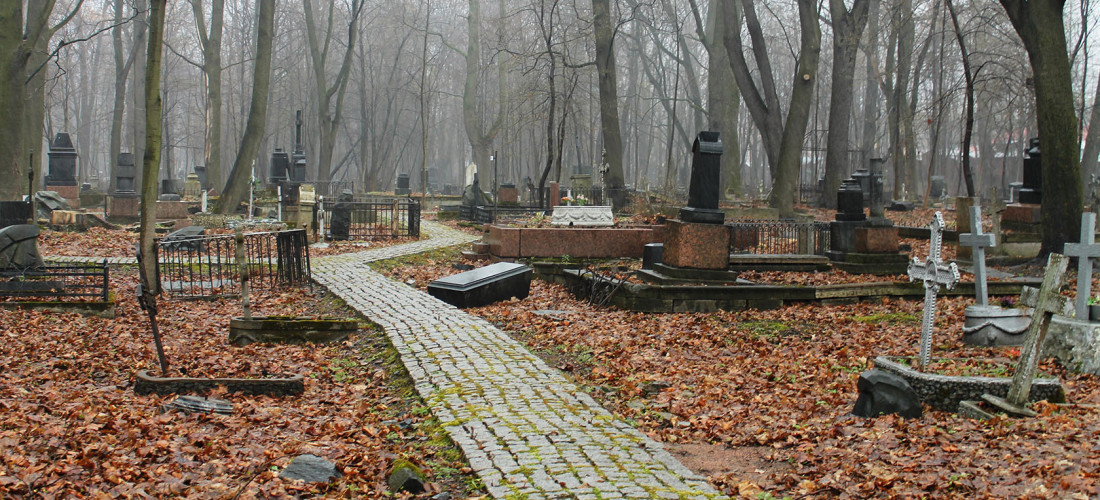 Петербург на костях стоит